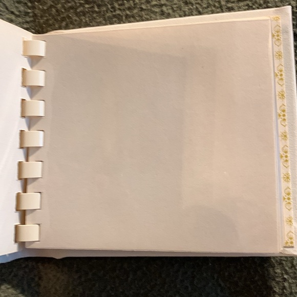 Vintage C.R. Gibson’s Grandma’s Brag Book in original box. Approx 4.5” x 4”. - Picture 10 of 12